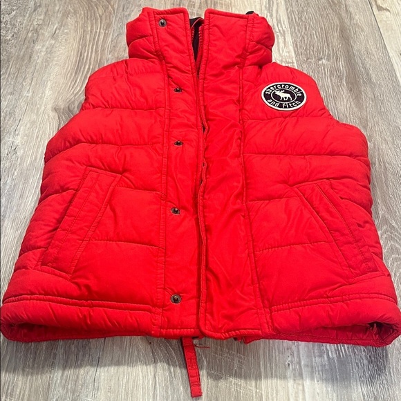 abercrombie kids Other - Abercrombie & fitch KidsRed Padded Kids vest Size small